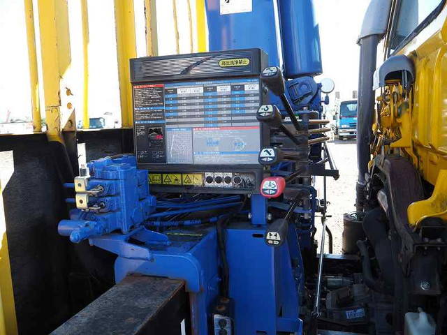 いすゞフォワードセルフクレーン4段中型（4t）[写真12]