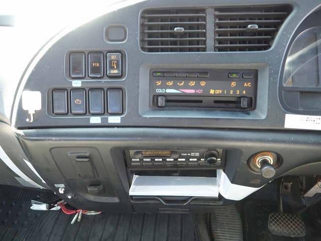 いすゞフォワードセルフクレーン4段中型（4t）[写真36]