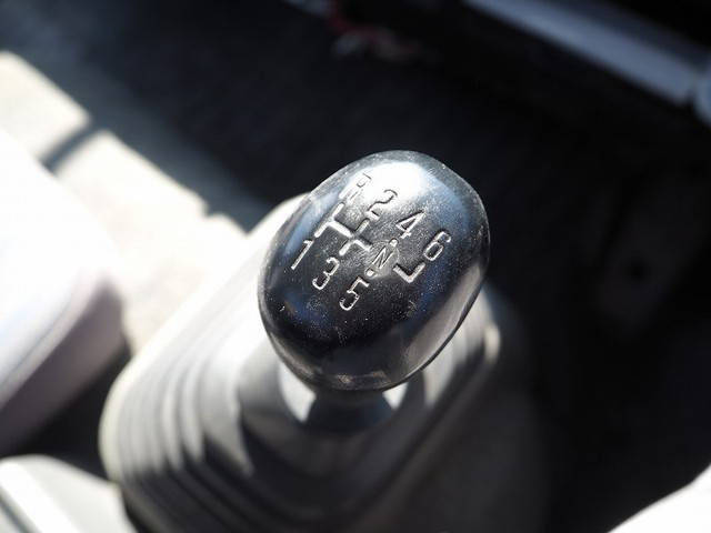 いすゞフォワードセルフクレーン4段中型（4t）[写真37]