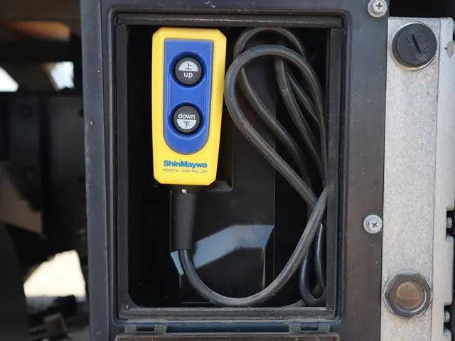 日産アトラス平ボディ小型（2t・3t）[写真14]