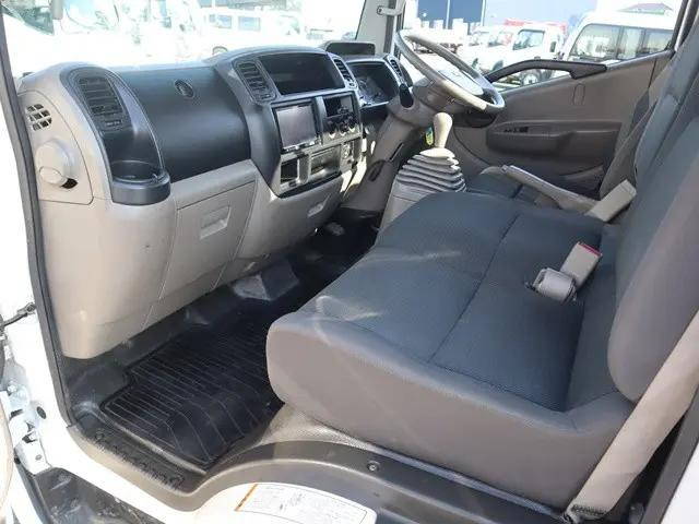 日産アトラス平ボディ小型（2t・3t）[写真30]