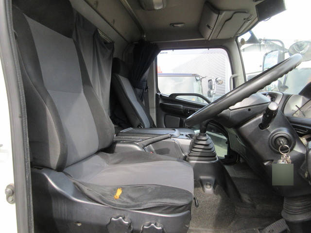 日野レンジャーアルミバン中型（4t）[写真12]