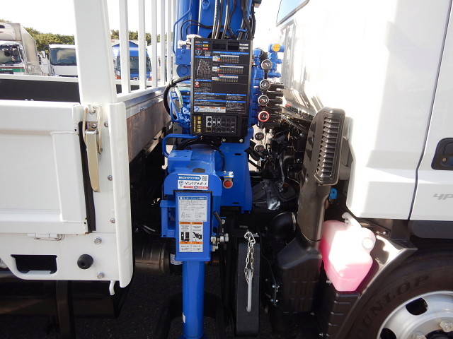 三菱ふそうキャンタークレーン4段小型（2t・3t）[写真24]