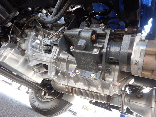 三菱ふそうキャンタークレーン4段小型（2t・3t）[写真08]