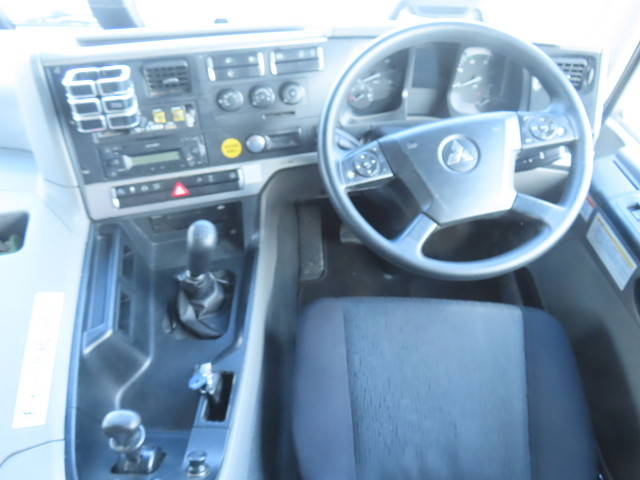 三菱ふそうスーパーグレートダンプ大型（10t）[写真18]