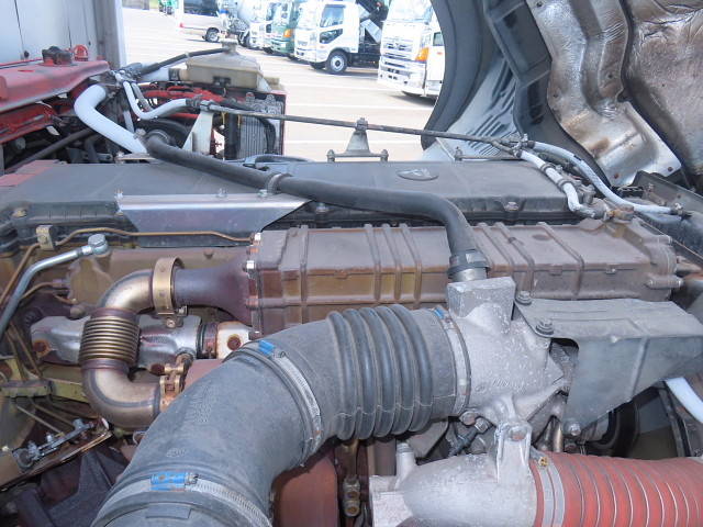 三菱ふそうスーパーグレート冷蔵冷凍ウイング大型（10t）[写真15]