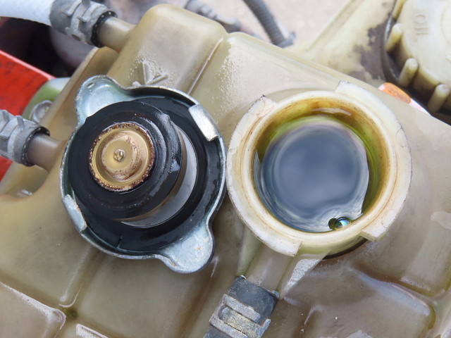 三菱ふそうスーパーグレート冷蔵冷凍ウイング大型（10t）[写真18]