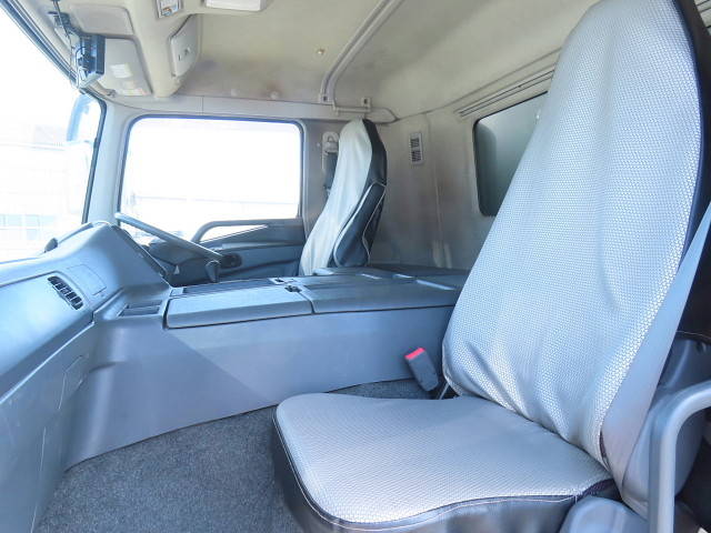 三菱ふそうスーパーグレート冷蔵冷凍ウイング大型（10t）[写真20]