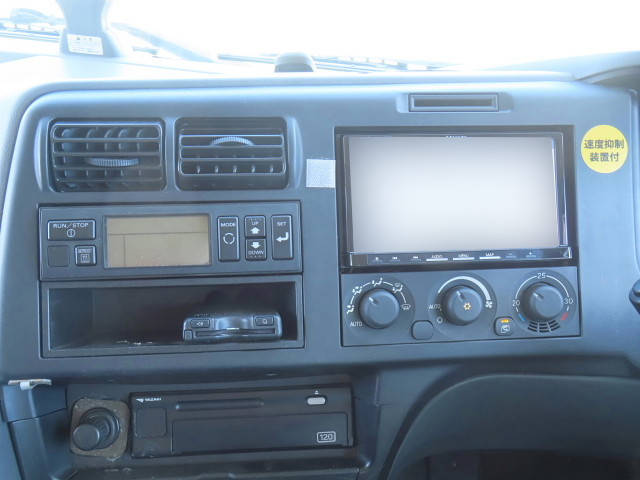 三菱ふそうスーパーグレート冷蔵冷凍ウイング大型（10t）[写真23]