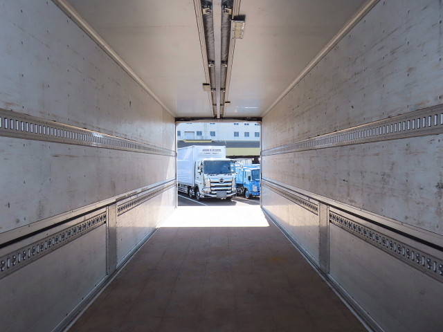 三菱ふそうスーパーグレート冷蔵冷凍ウイング大型（10t）[写真30]