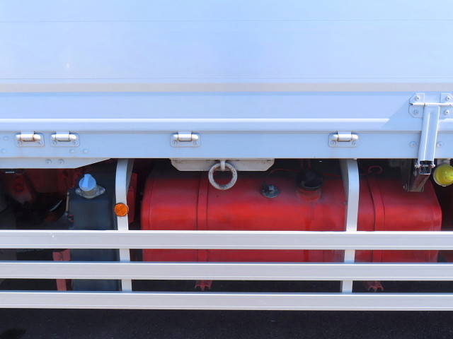 三菱ふそうスーパーグレート冷蔵冷凍ウイング大型（10t）[写真36]