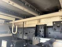 いすゞフォワードアルミウイング中型（4t）[写真16]