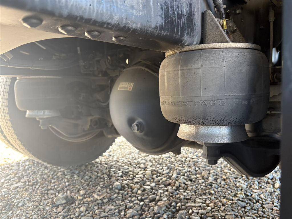 いすゞフォワードアルミウイング中型（4t）[写真17]