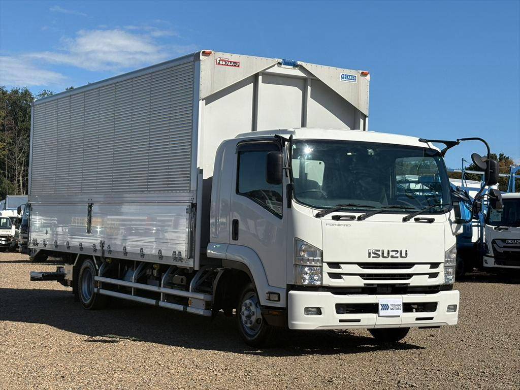 いすゞフォワードアルミウイング中型（4t）[写真02]