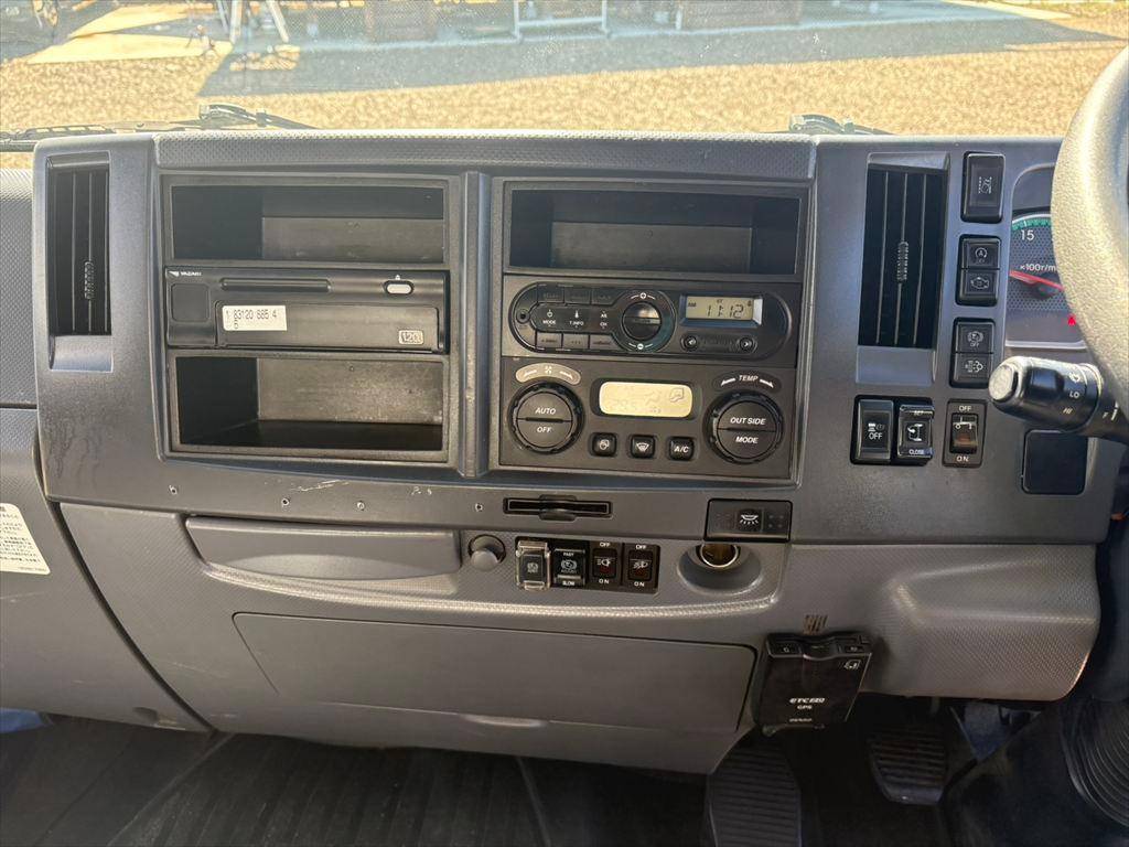 いすゞフォワードアルミウイング中型（4t）[写真22]