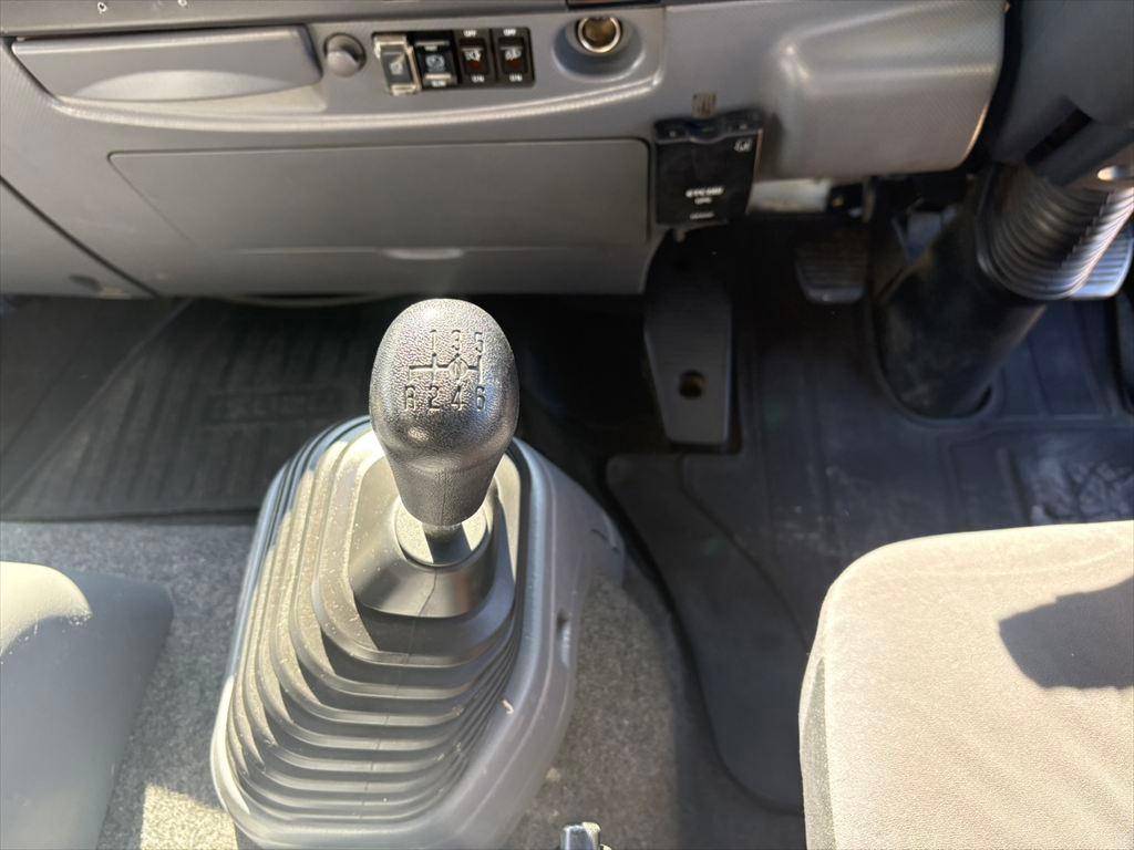 いすゞフォワードアルミウイング中型（4t）[写真23]