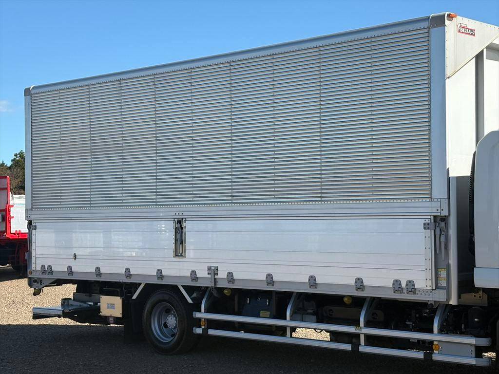 いすゞフォワードアルミウイング中型（4t）[写真05]