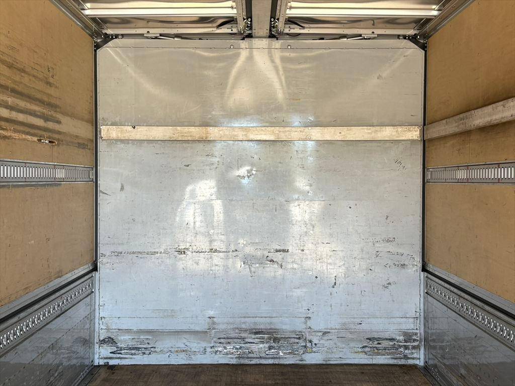 いすゞフォワードアルミウイング中型（4t）[写真07]