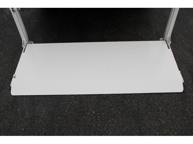 いすゞエルフ平ボディ小型（2t・3t）[写真16]