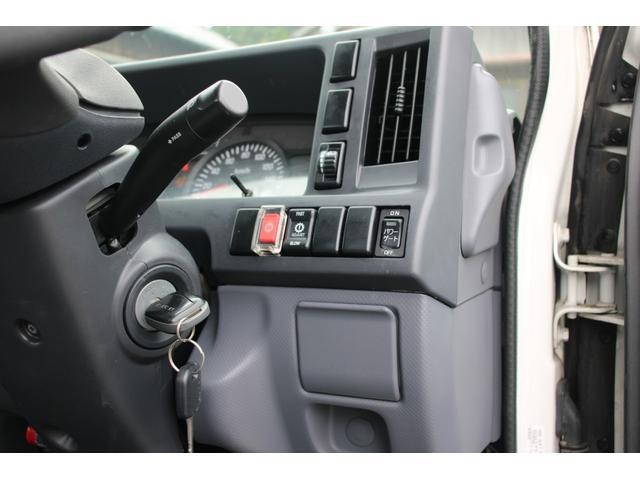 いすゞエルフ平ボディ小型（2t・3t）[写真30]