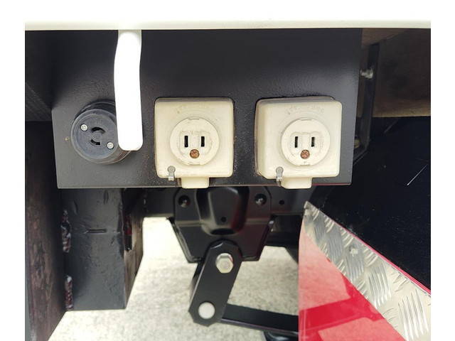 いすゞエルフクレーン3段小型（2t・3t）[写真16]