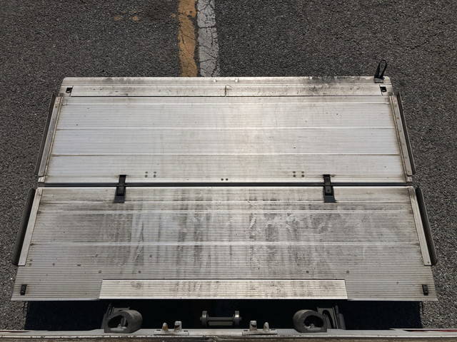 UDトラックスクオンアルミウイング大型（10t）[写真12]