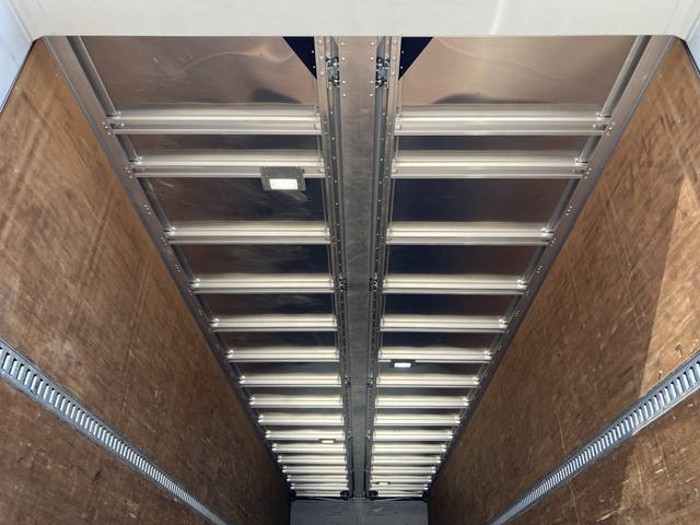 UDトラックスクオンアルミウイング大型（10t）[写真17]