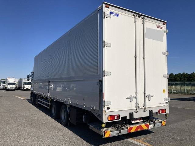 UDトラックスクオンアルミウイング大型（10t）[写真02]