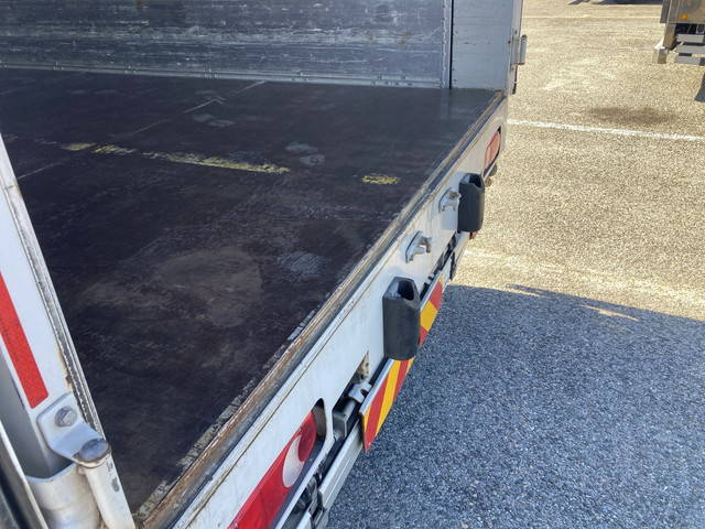 UDトラックスクオンアルミウイング大型（10t）[写真20]