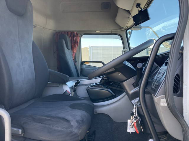 UDトラックスクオンアルミウイング大型（10t）[写真35]