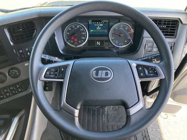 UDトラックスクオンアルミウイング大型（10t）[写真36]