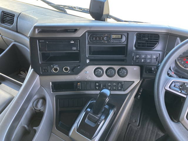 UDトラックスクオンアルミウイング大型（10t）[写真37]