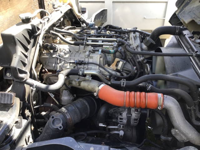 三菱ふそうキャンター平ボディ小型（2t・3t）[写真08]