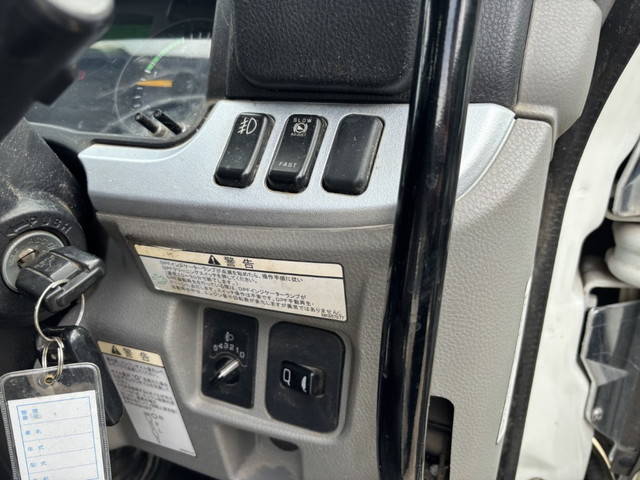 三菱ふそうキャンターダンプ小型（2t・3t）[写真12]