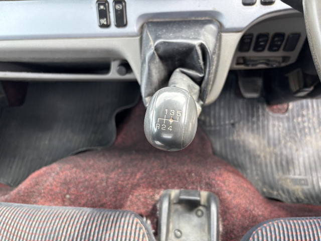 三菱ふそうキャンターダンプ小型（2t・3t）[写真14]