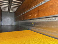 いすゞギガアルミウイング大型（10t）[写真14]