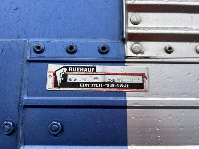 いすゞギガアルミウイング大型（10t）[写真15]