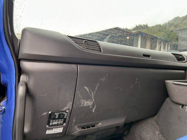 いすゞギガアルミウイング大型（10t）[写真19]