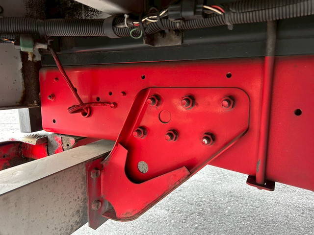 いすゞギガアルミウイング大型（10t）[写真32]