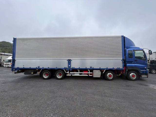 いすゞギガアルミウイング大型（10t）[写真08]