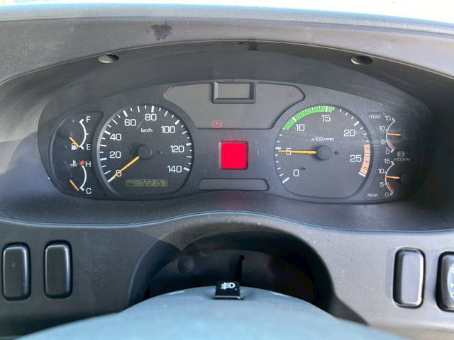 三菱ふそうスーパーグレートコンテナ専用車大型（10t）[写真11]