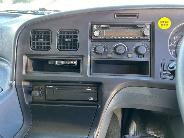 三菱ふそうスーパーグレートコンテナ専用車大型（10t）[写真13]