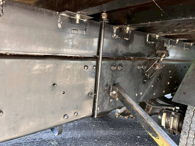 三菱ふそうスーパーグレートコンテナ専用車大型（10t）[写真25]