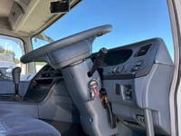 三菱ふそうスーパーグレートコンテナ専用車大型（10t）[写真09]