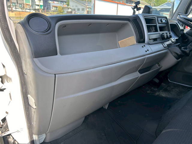 三菱ふそうキャンターアルミバン小型（2t・3t）[写真15]