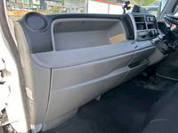 三菱ふそうキャンターアルミバン小型（2t・3t）[写真16]