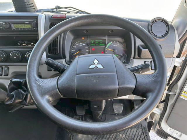 三菱ふそうキャンターアルミバン小型（2t・3t）[写真18]