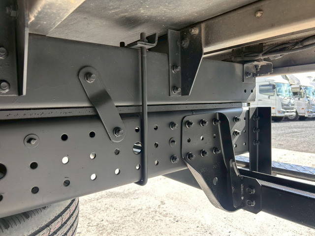 三菱ふそうキャンターアルミバン小型（2t・3t）[写真30]