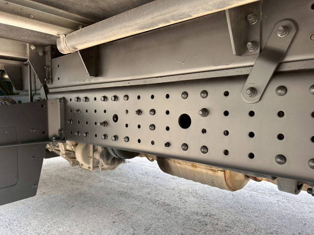 三菱ふそうキャンターアルミバン小型（2t・3t）[写真31]