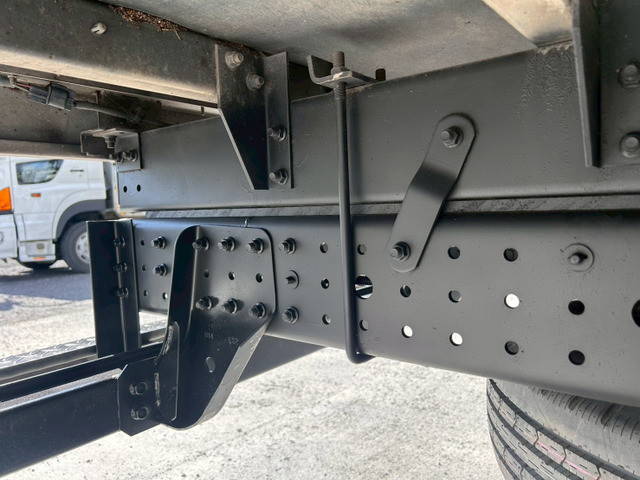 三菱ふそうキャンターアルミバン小型（2t・3t）[写真33]